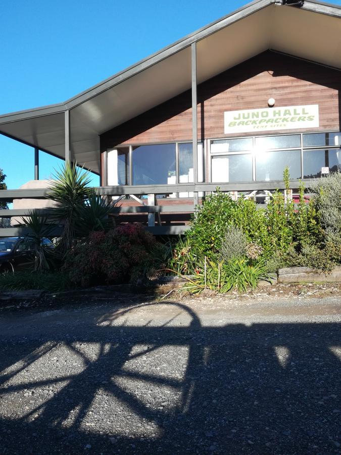 Junohall Backpackers ไวโตโมเคฟส์ ภายนอก รูปภาพ